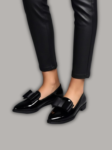 Glossy Bow Pointed Loafers